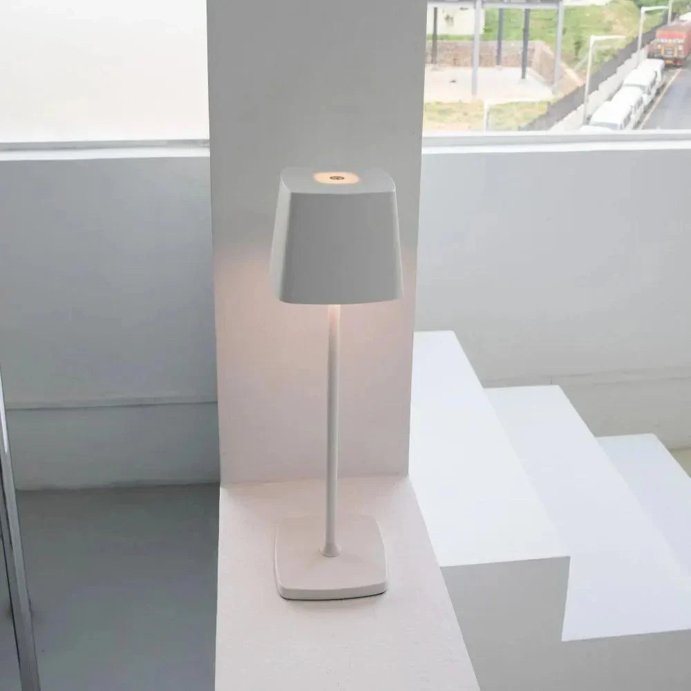 LuxLight - Lampe de Table Sans Fil | Élégance moderne et autonomie jusqu’à 20h