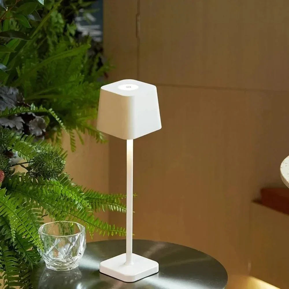 LuxLight - Lampe de Table Sans Fil | Élégance moderne et autonomie jusqu’à 20h