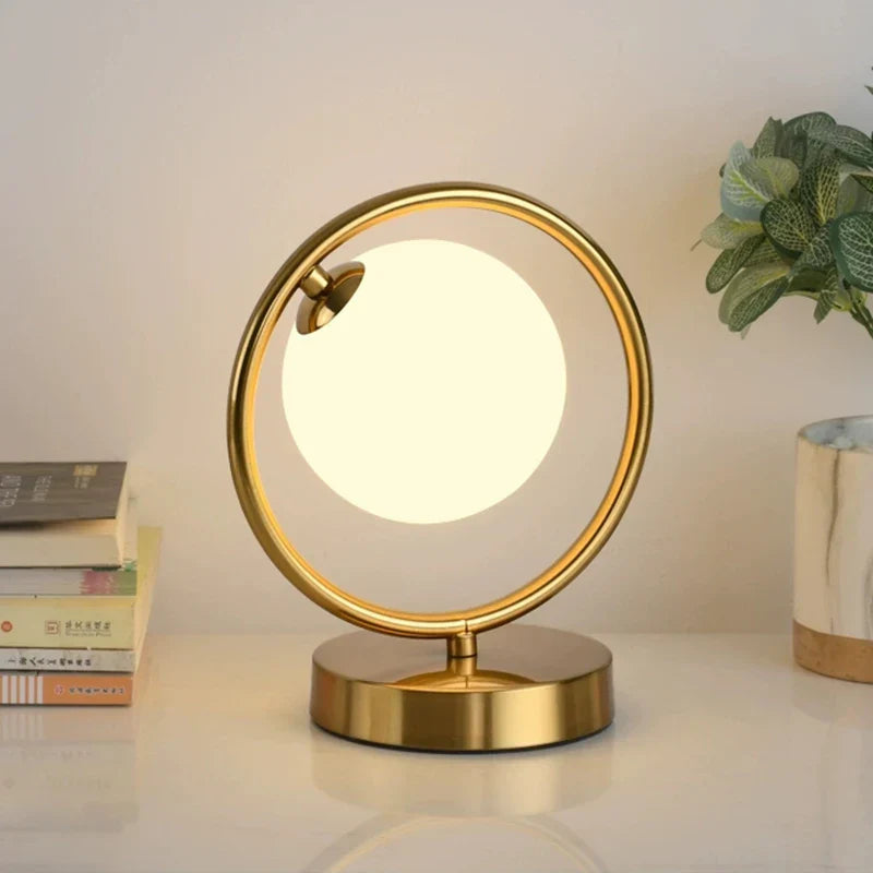 LuminaRing - Lampe en verre nordique en forme de boule