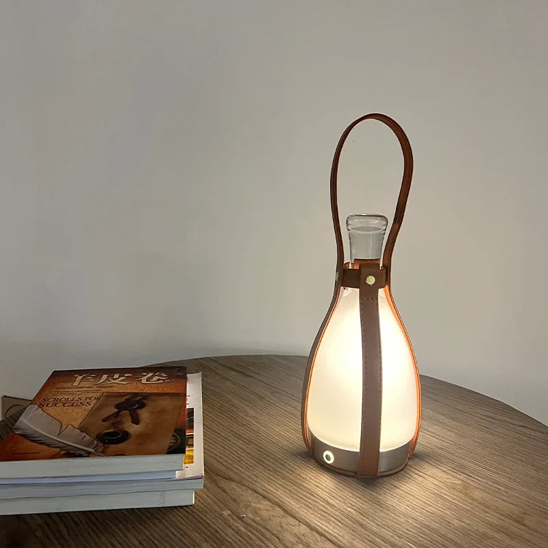 Lampe Nordique en CuirLuxe - Bouteille