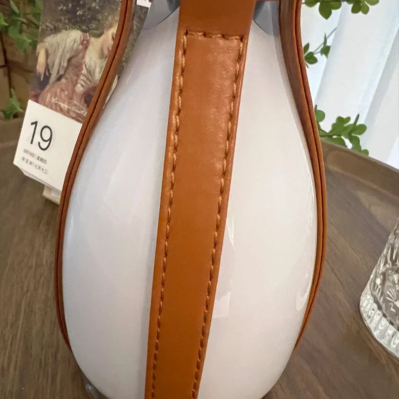 Lampe Nordique en CuirLuxe - Bouteille