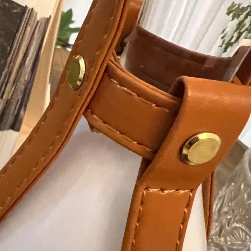 Lampe Nordique en CuirLuxe - Bouteille