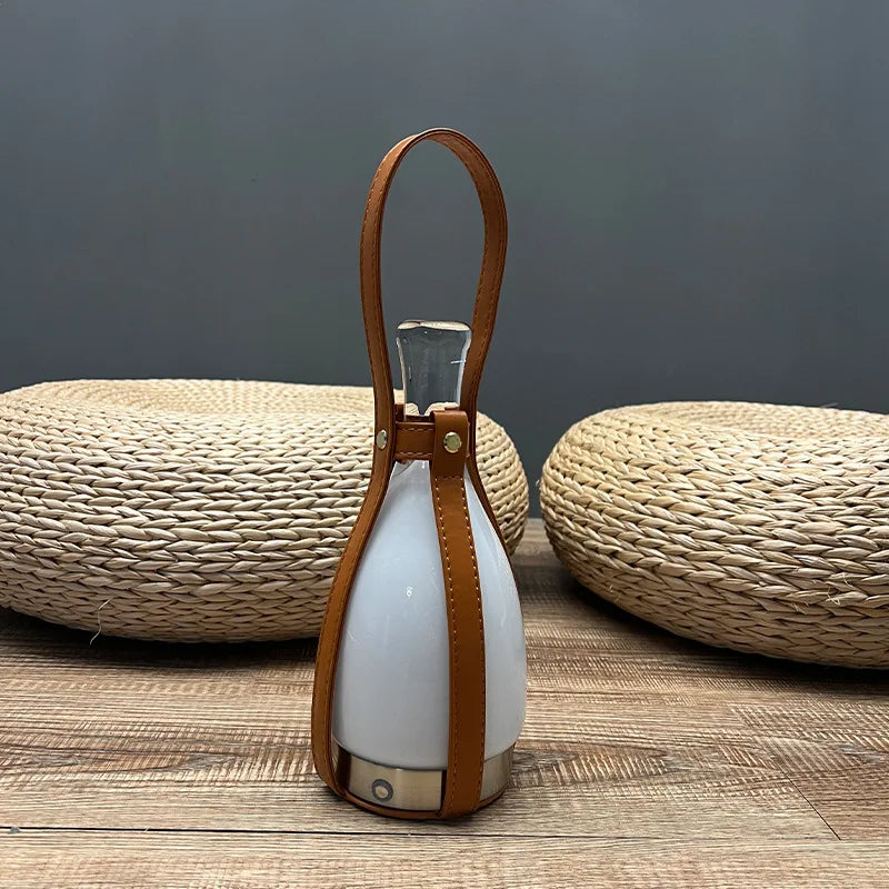 Lampe Nordique en CuirLuxe - Bouteille