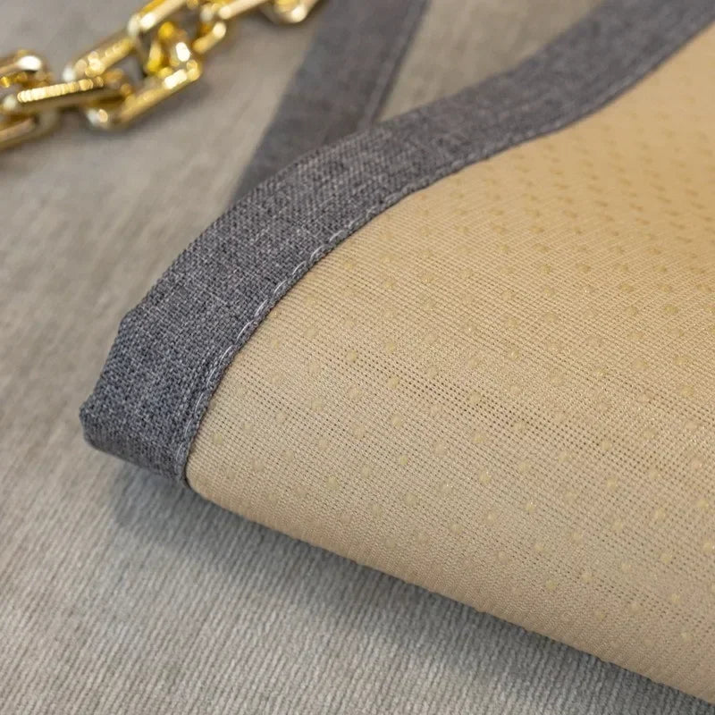 RefinedWrap | Housse de canapé avec broderie classique