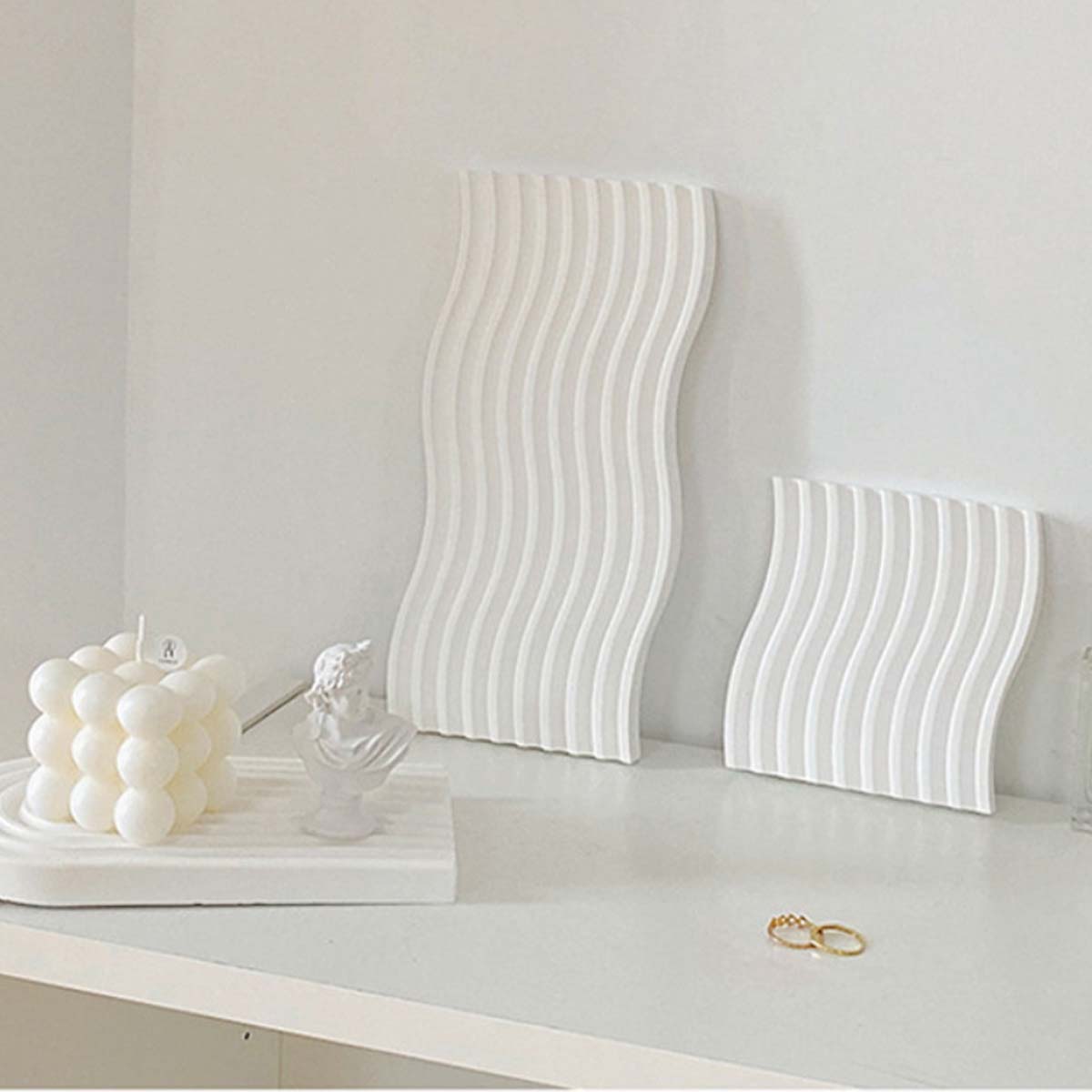 Plateau en Bois Ondulé | Élégant Plateau en Bois Naturel, Accessoire de Maison Stylé