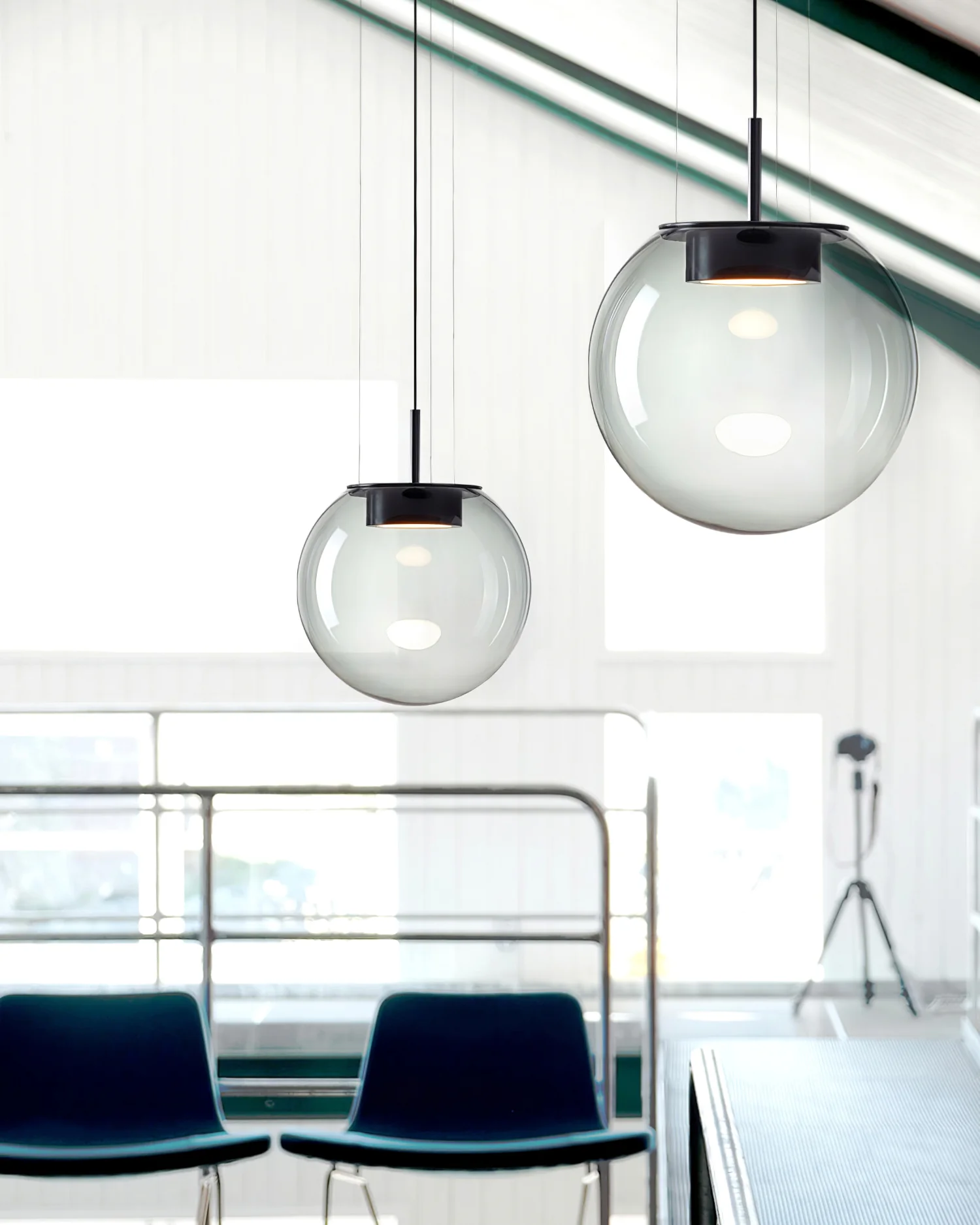 GalvaLux - Lustre LED Moderne | Abat-jour luxueux en verre et finition galvanisée