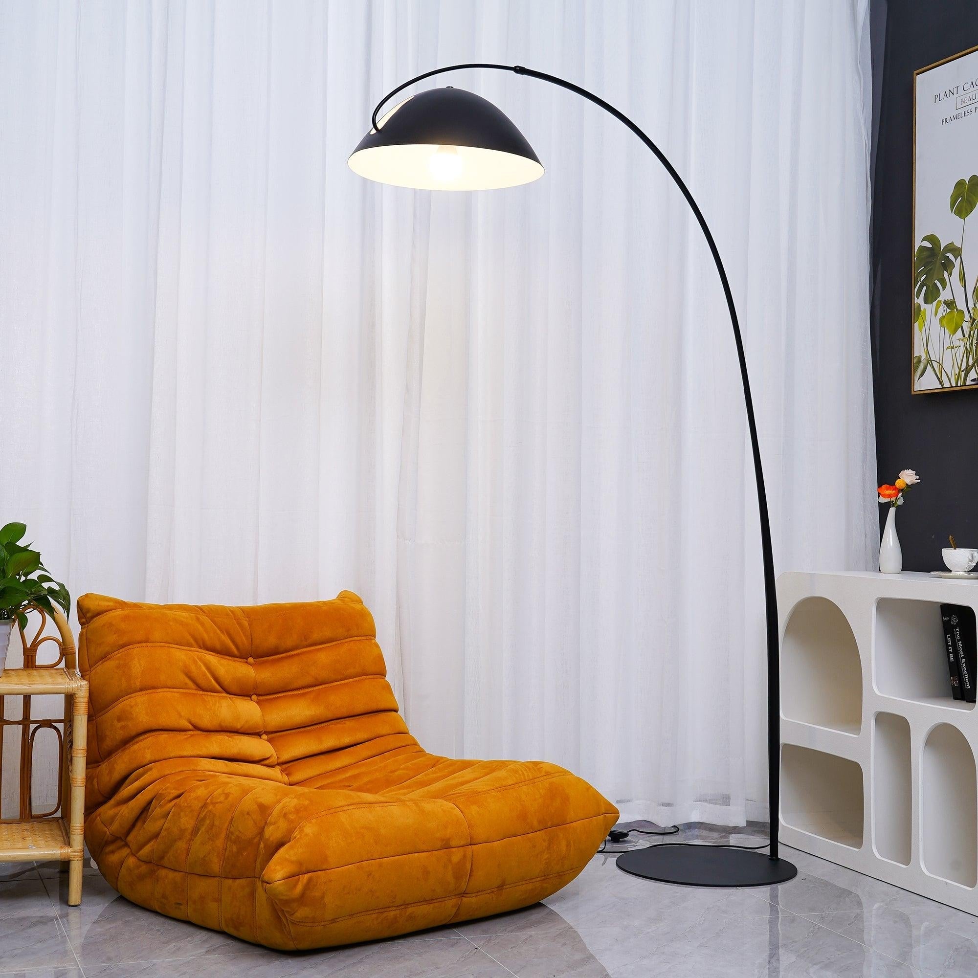 PlumaLight - Lampadaire Arc Courbé | Éclairage LED pour salons élégants