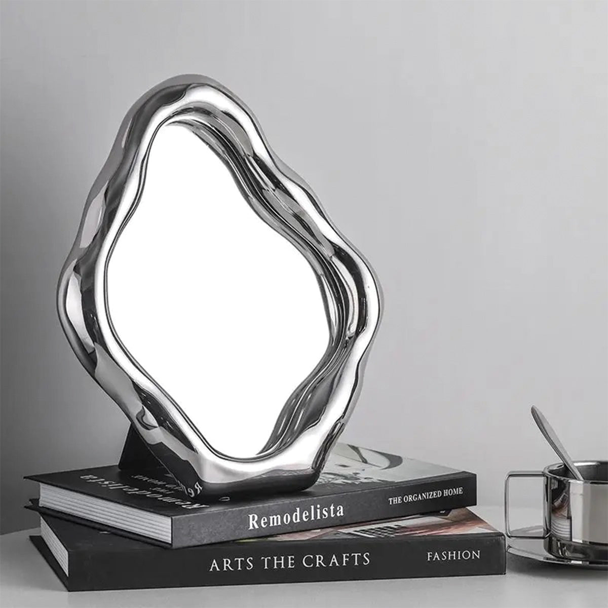 Miroir de Table Aura | Design Élégant, Parfait pour Toilette et Maquillage