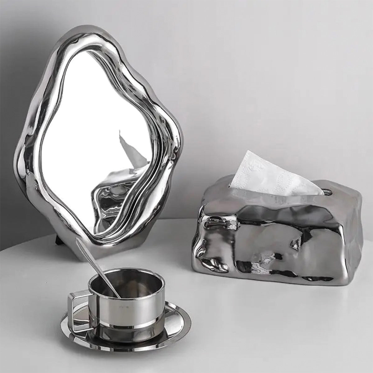 Miroir de Table Aura | Design Élégant, Parfait pour Toilette et Maquillage