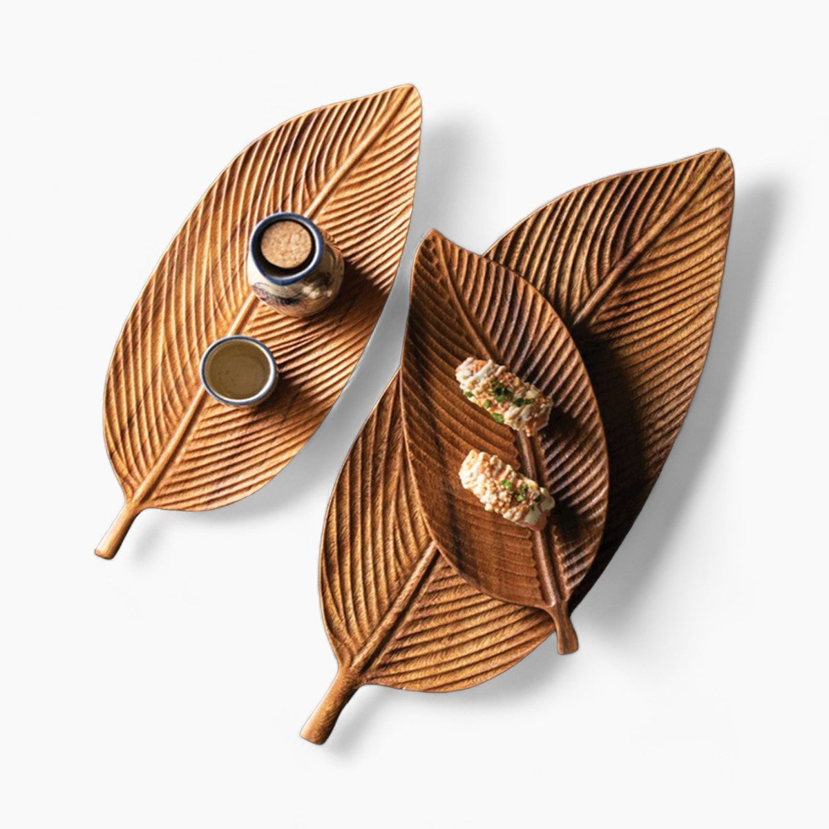 Plateau en Noyer Foncé avec Design de Feuille | Élégant Plateau de Service en Bois
