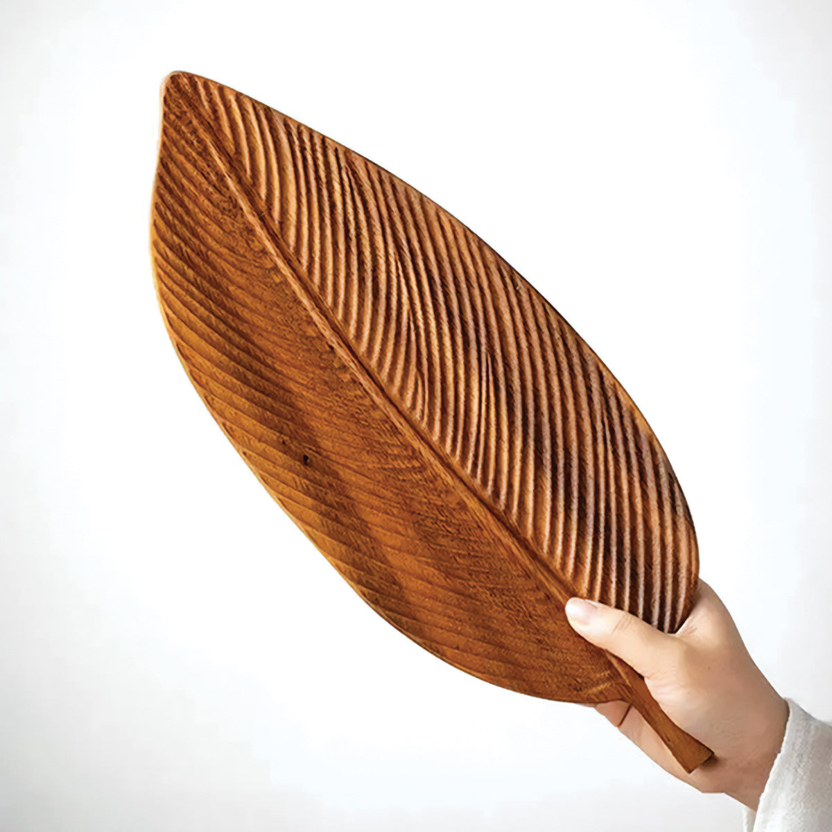 Plateau en Noyer Foncé avec Design de Feuille | Élégant Plateau de Service en Bois