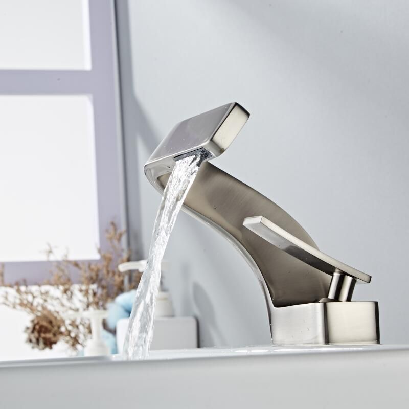 Robinet Courbé Moderne | Design Élégant et Fonctionnalité Contemporaine