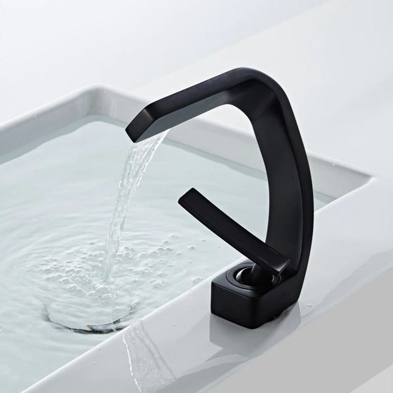 Robinet Courbé Moderne | Design Élégant et Fonctionnalité Contemporaine