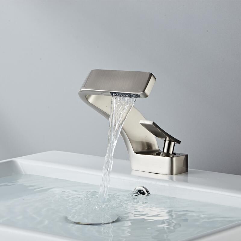 Robinet Courbé Moderne | Design Élégant et Fonctionnalité Contemporaine