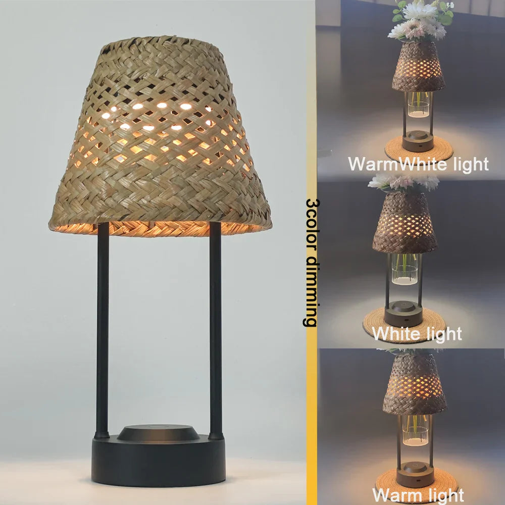 TrioGlow - Lampe de Table Élégante
