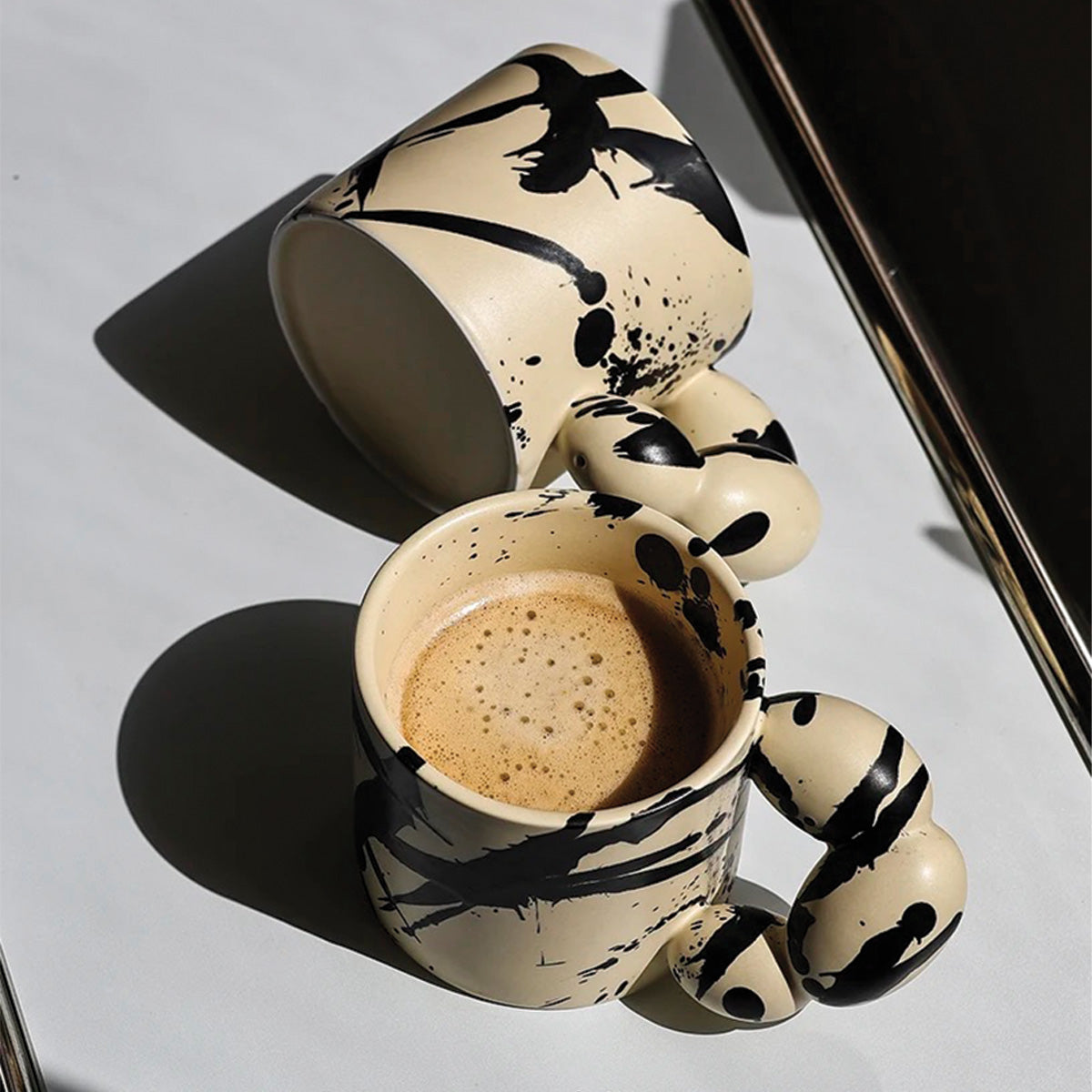 Tasse en céramique Splash Ink | Design artistique, céramique durable, parfaite pour le café et le thé