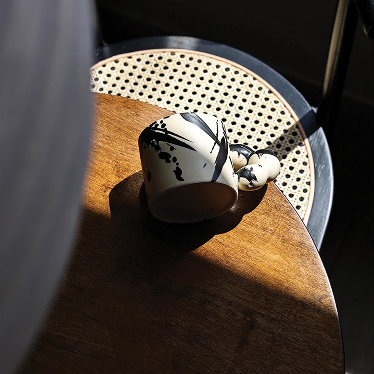 Tasse en céramique Splash Ink | Design artistique, céramique durable, parfaite pour le café et le thé