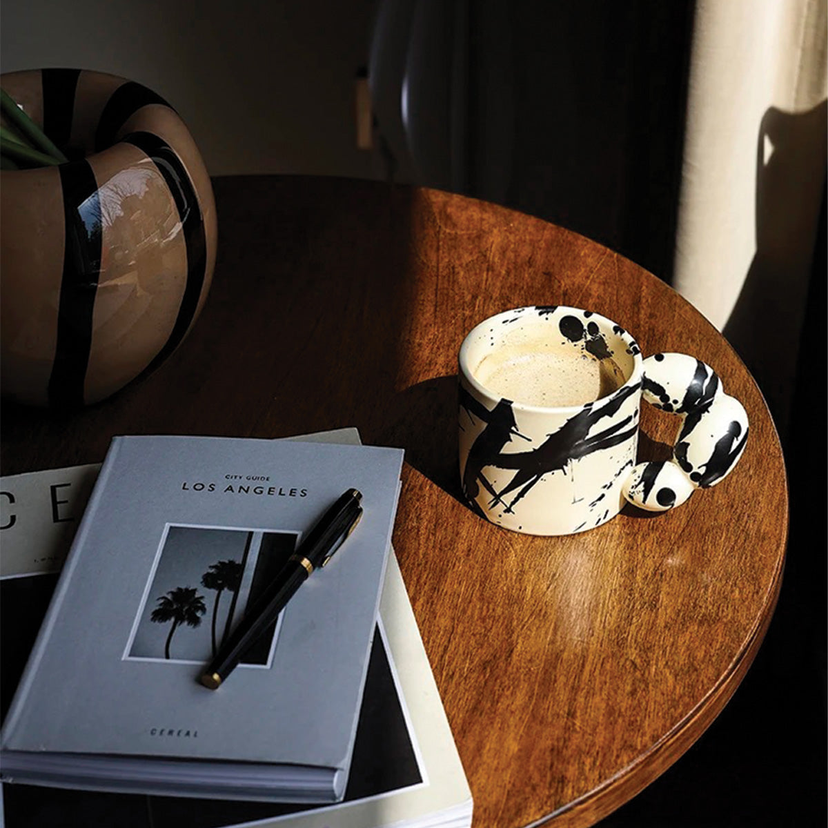 Tasse en céramique Splash Ink | Design artistique, céramique durable, parfaite pour le café et le thé