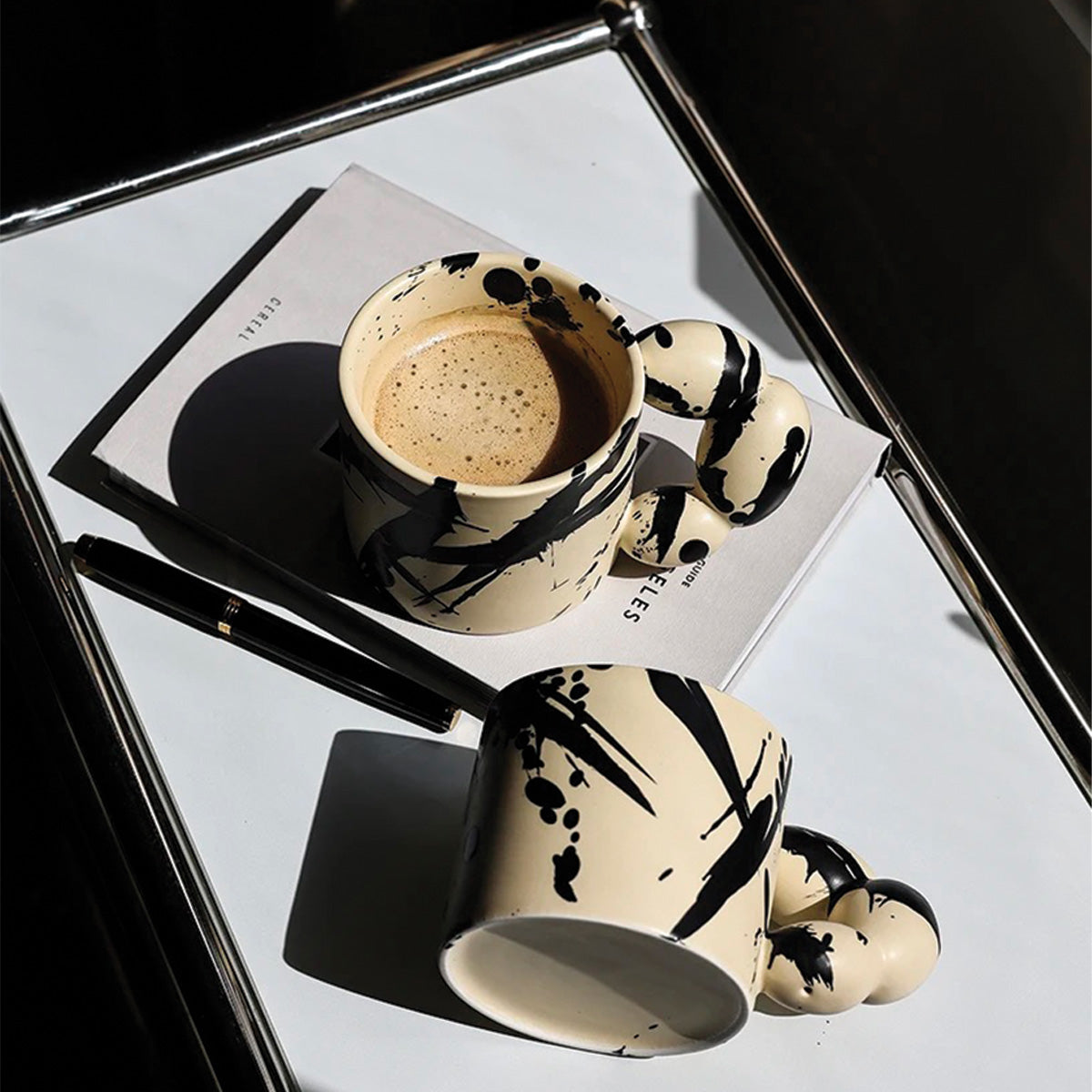 Tasse en céramique Splash Ink | Design artistique, céramique durable, parfaite pour le café et le thé