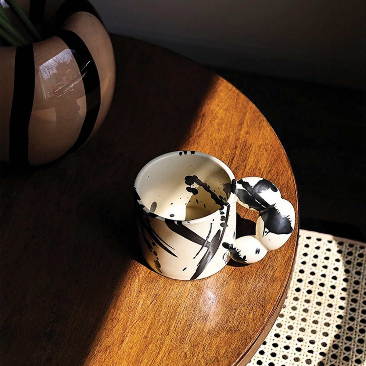 Tasse en céramique Splash Ink | Design artistique, céramique durable, parfaite pour le café et le thé