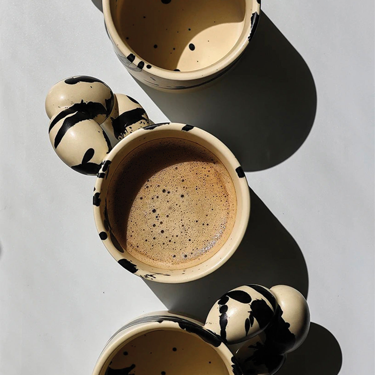 Tasse en céramique Splash Ink | Design artistique, céramique durable, parfaite pour le café et le thé