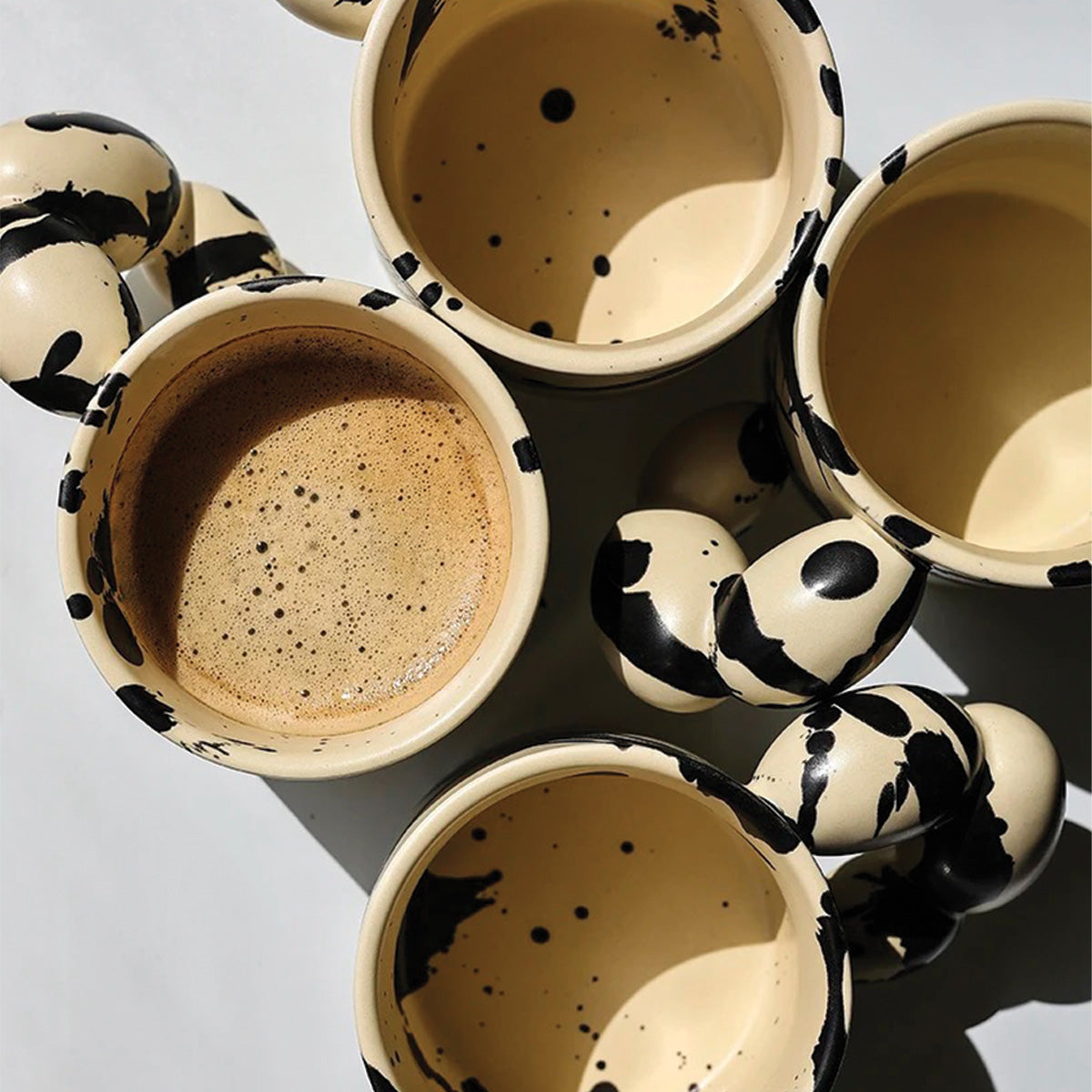 Tasse en céramique Splash Ink | Design artistique, céramique durable, parfaite pour le café et le thé