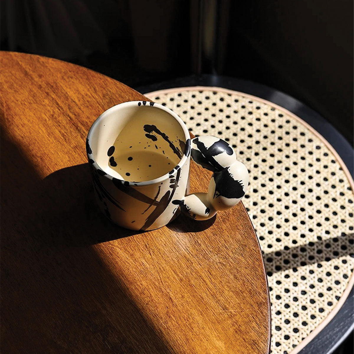 Tasse en céramique Splash Ink | Design artistique, céramique durable, parfaite pour le café et le thé