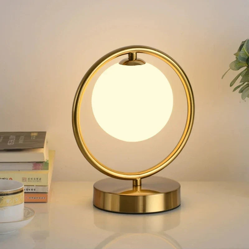 LuminaRing - Lampe en verre nordique en forme de boule