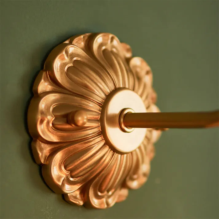 BlossomGlow | Applique Murale en Fer Patiné Cuivre Vintage
