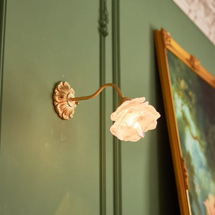 BlossomGlow | Applique Murale en Fer Patiné Cuivre Vintage