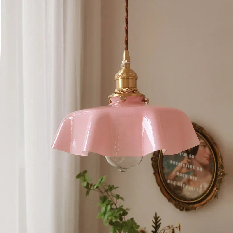 Élégance Française - Lampe à Pendentif en Laiton | Design Intemporel et Éclairage Sophistiqué