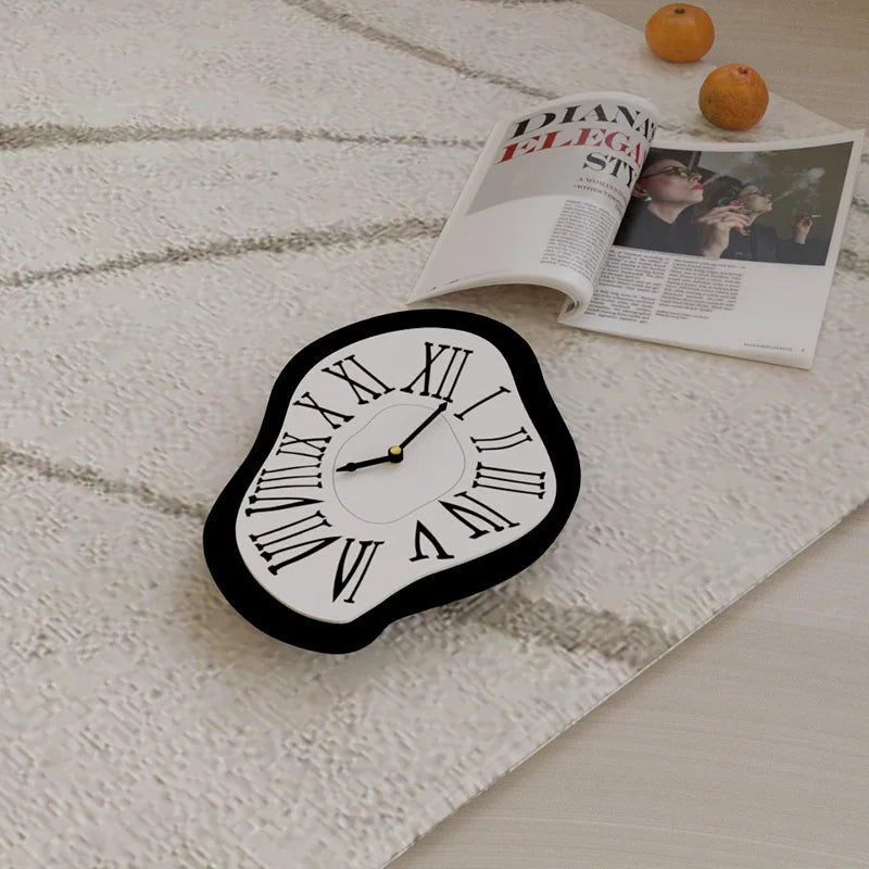 Horloge Infini - Fondre | Montre Surréaliste Accrocheuse
