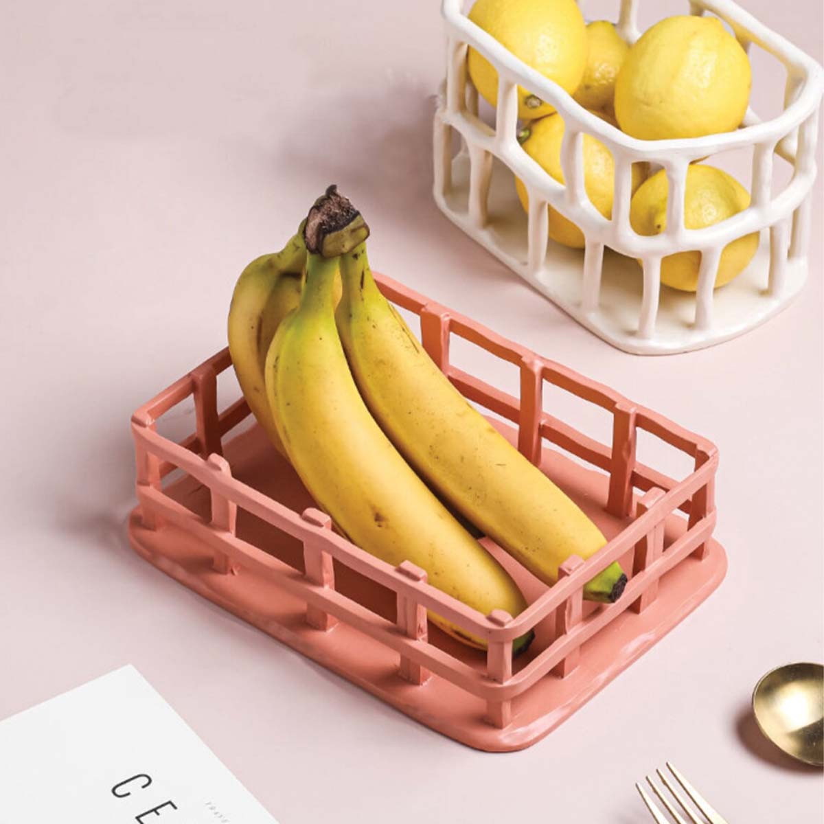 Bol à fruits en résine, sculpté