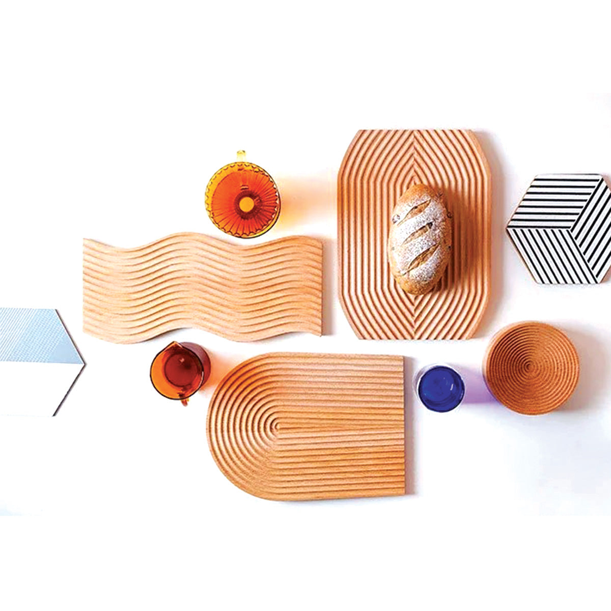 Plateau en Bois Ondulé | Élégant Plateau en Bois Naturel, Accessoire de Maison Stylé