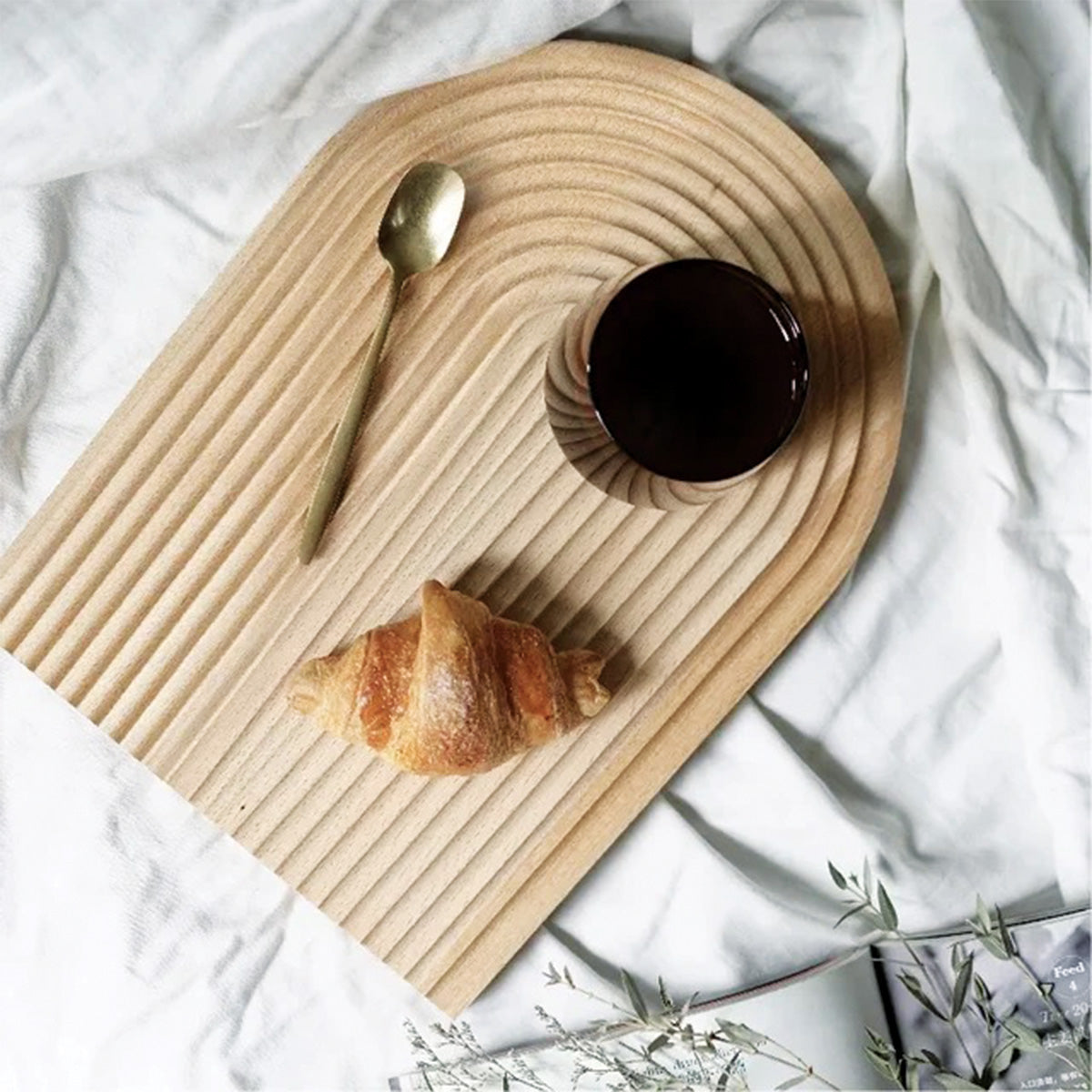 Plateau en Bois Ondulé | Élégant Plateau en Bois Naturel, Accessoire de Maison Stylé