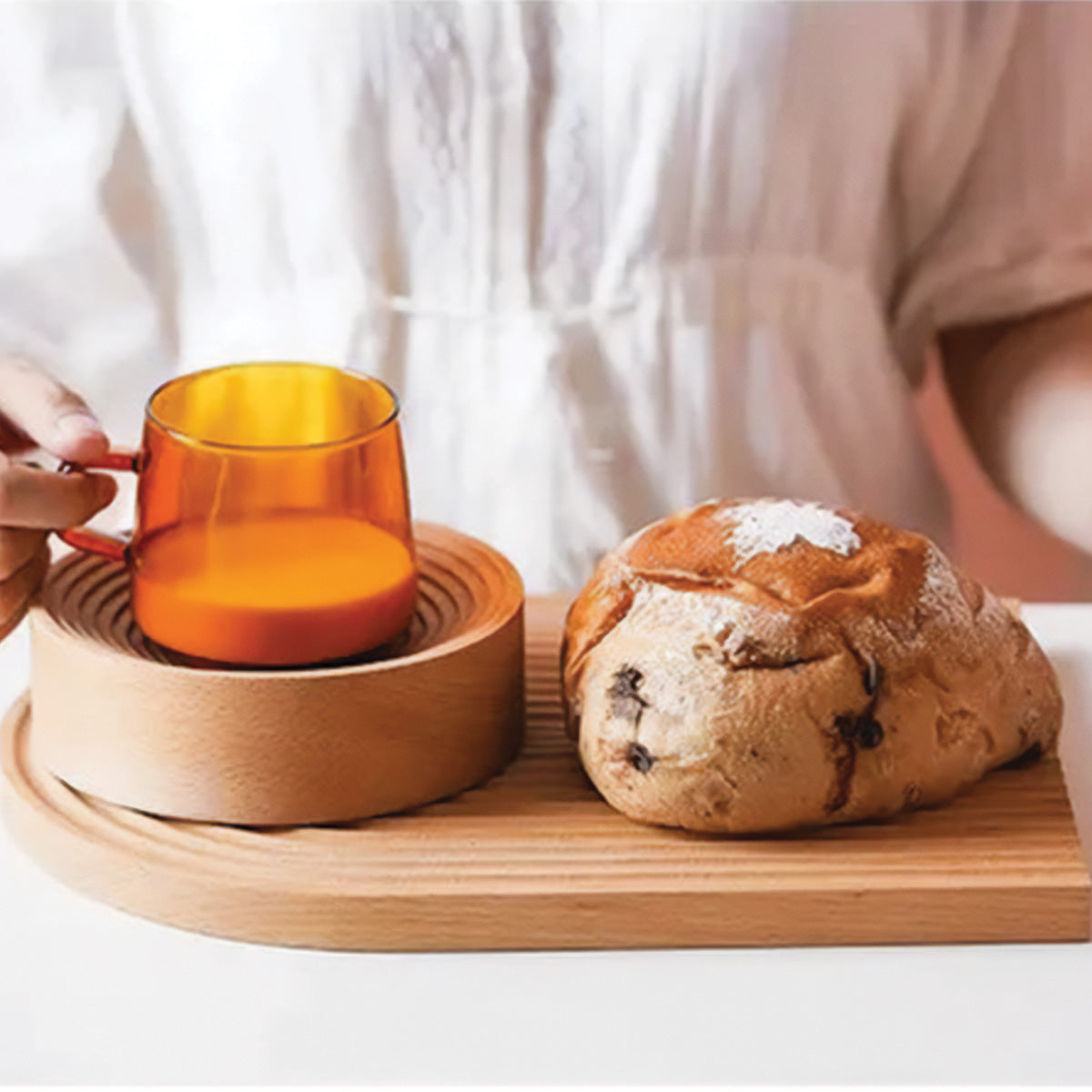Plateau en Bois Ondulé | Élégant Plateau en Bois Naturel, Accessoire de Maison Stylé