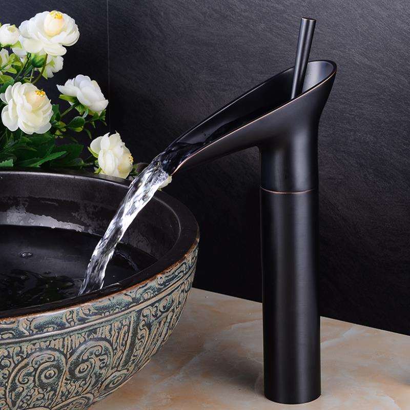 Robinet de lavabo de salle de bain en cascade antique | Élégance classique, confort moderne