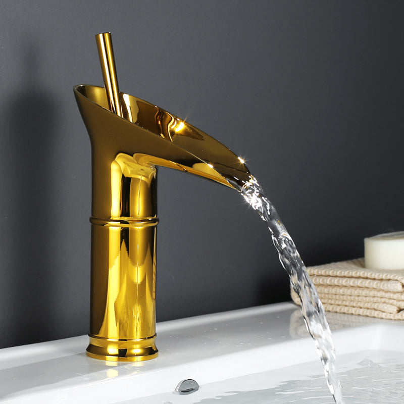 Robinet de lavabo de salle de bain en cascade antique | Élégance classique, confort moderne