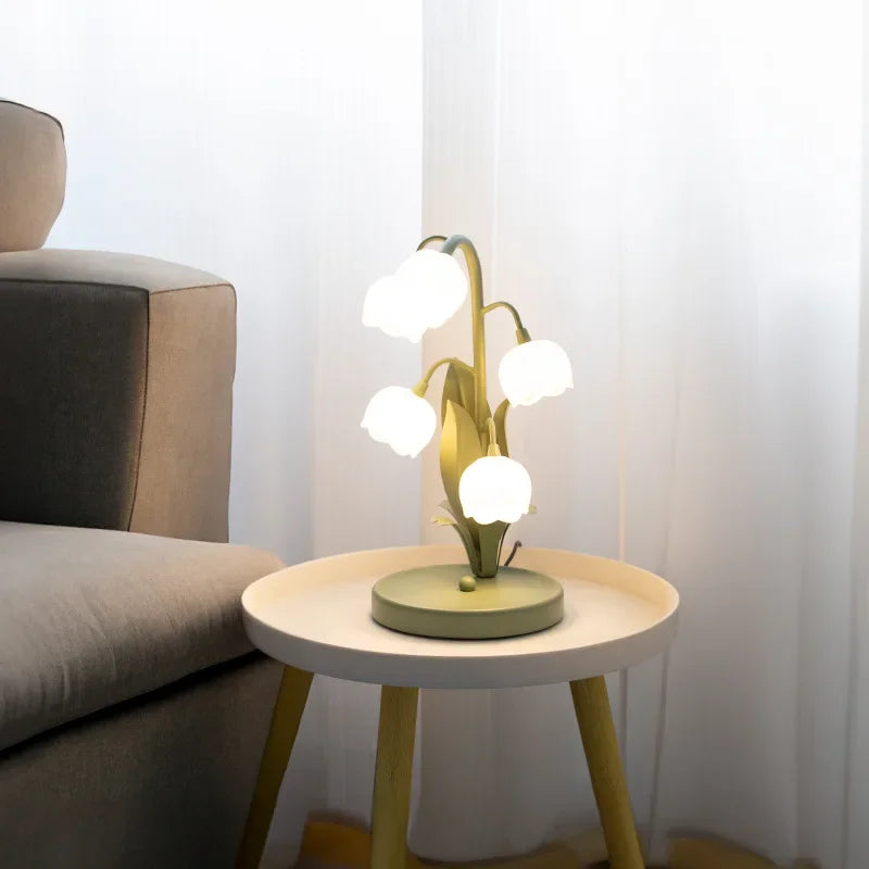 ScandiPetal | Lampe de Table Fleur Nordique