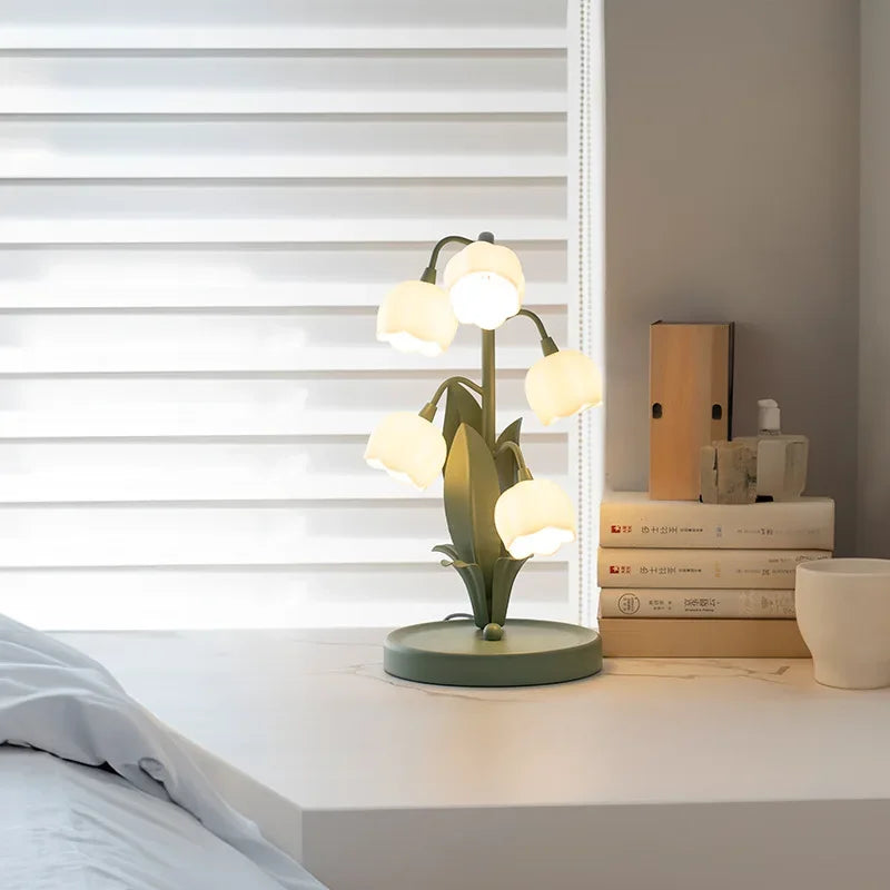 ScandiPetal | Lampe de Table Fleur Nordique