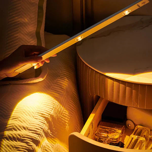 Luminaire LED intelligent sans fil | Éclairage activé par mouvement et installation facile