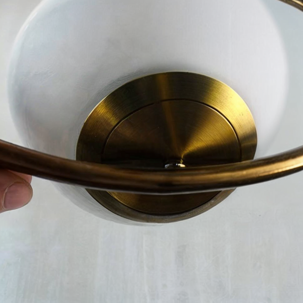 Suspension nordique | Corps doré, abat-jour en verre, hauteur réglable