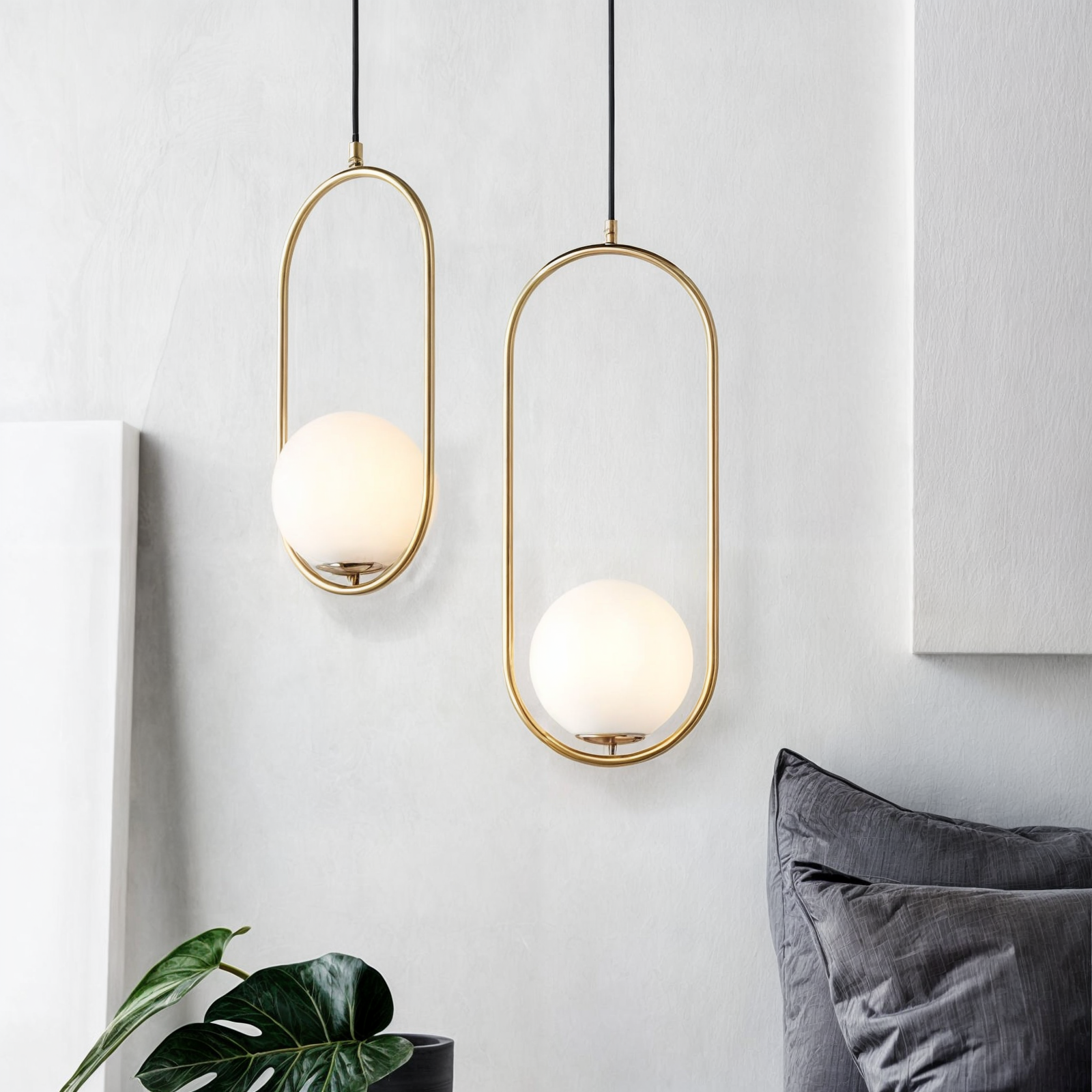 Suspension nordique | Corps doré, abat-jour en verre, hauteur réglable