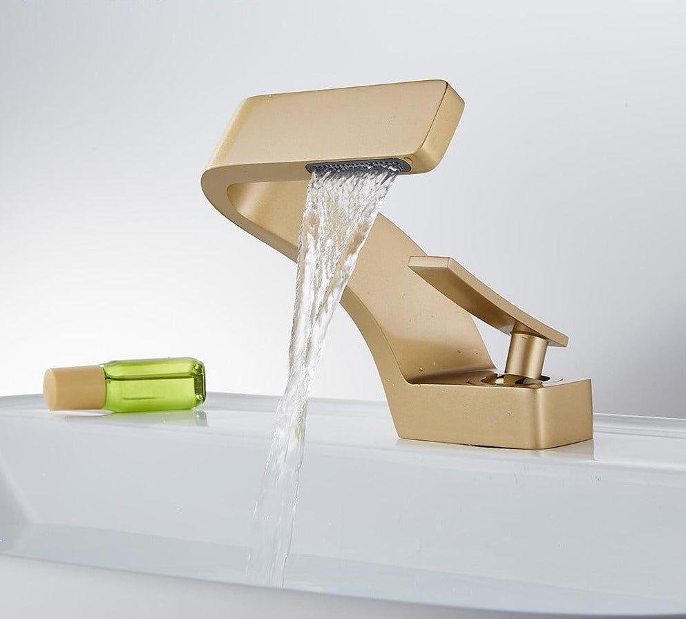 Robinet Courbé Moderne | Design Élégant et Fonctionnalité Contemporaine
