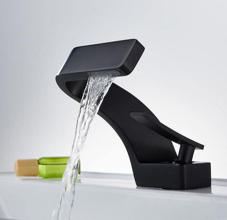 Robinet Courbé Moderne | Design Élégant et Fonctionnalité Contemporaine
