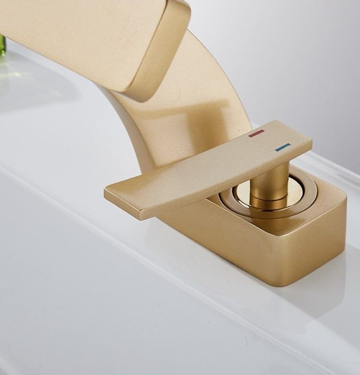 Robinet Courbé Moderne | Design Élégant et Fonctionnalité Contemporaine
